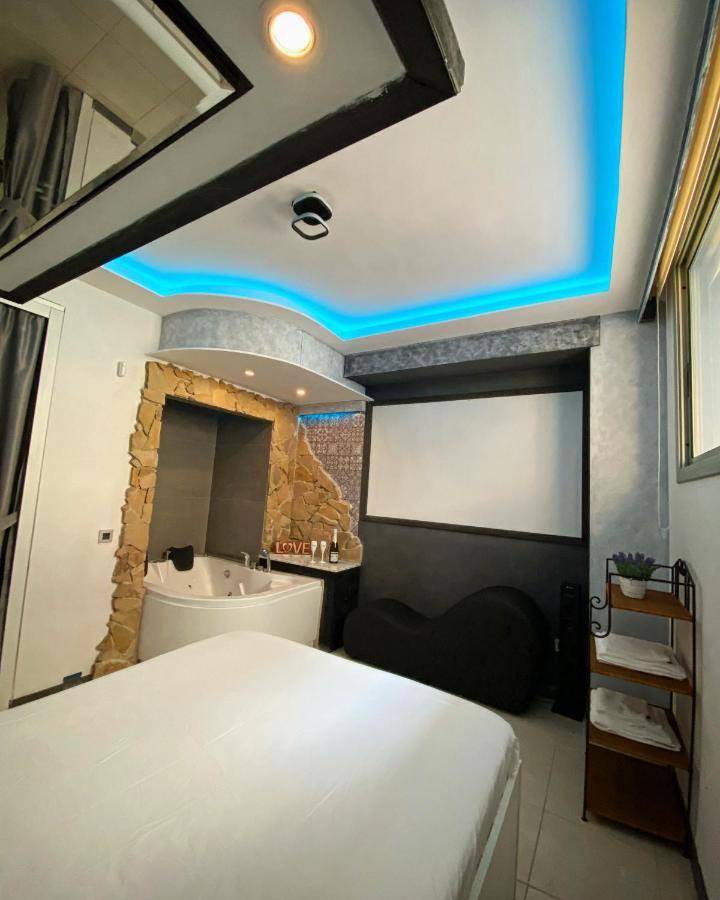 Aparta Suite La Nuit Calafell Exterior foto